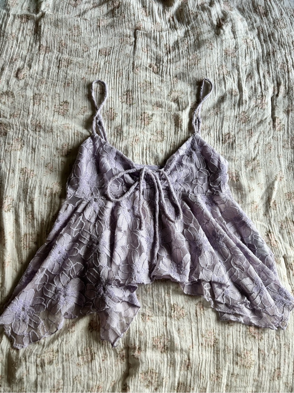 Kimchi Blue Lavender Lace Handkerchief Hem Cami